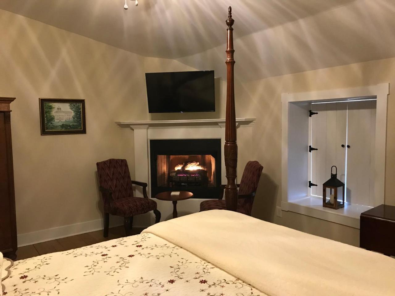 Canemount Plantation Inn Westside Room photo